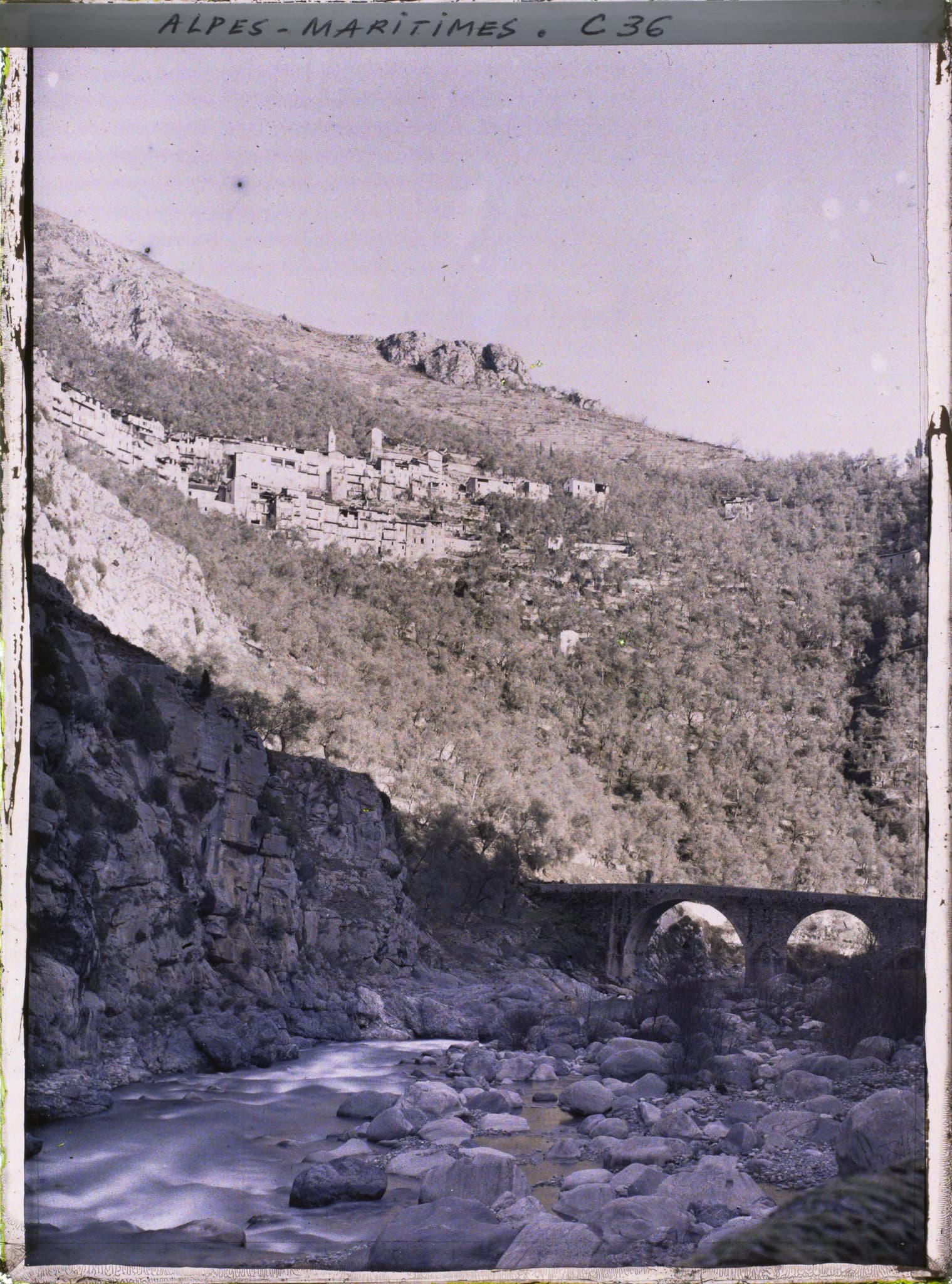 Saorge, village baroque perché au-dessus des gorges de la Roya