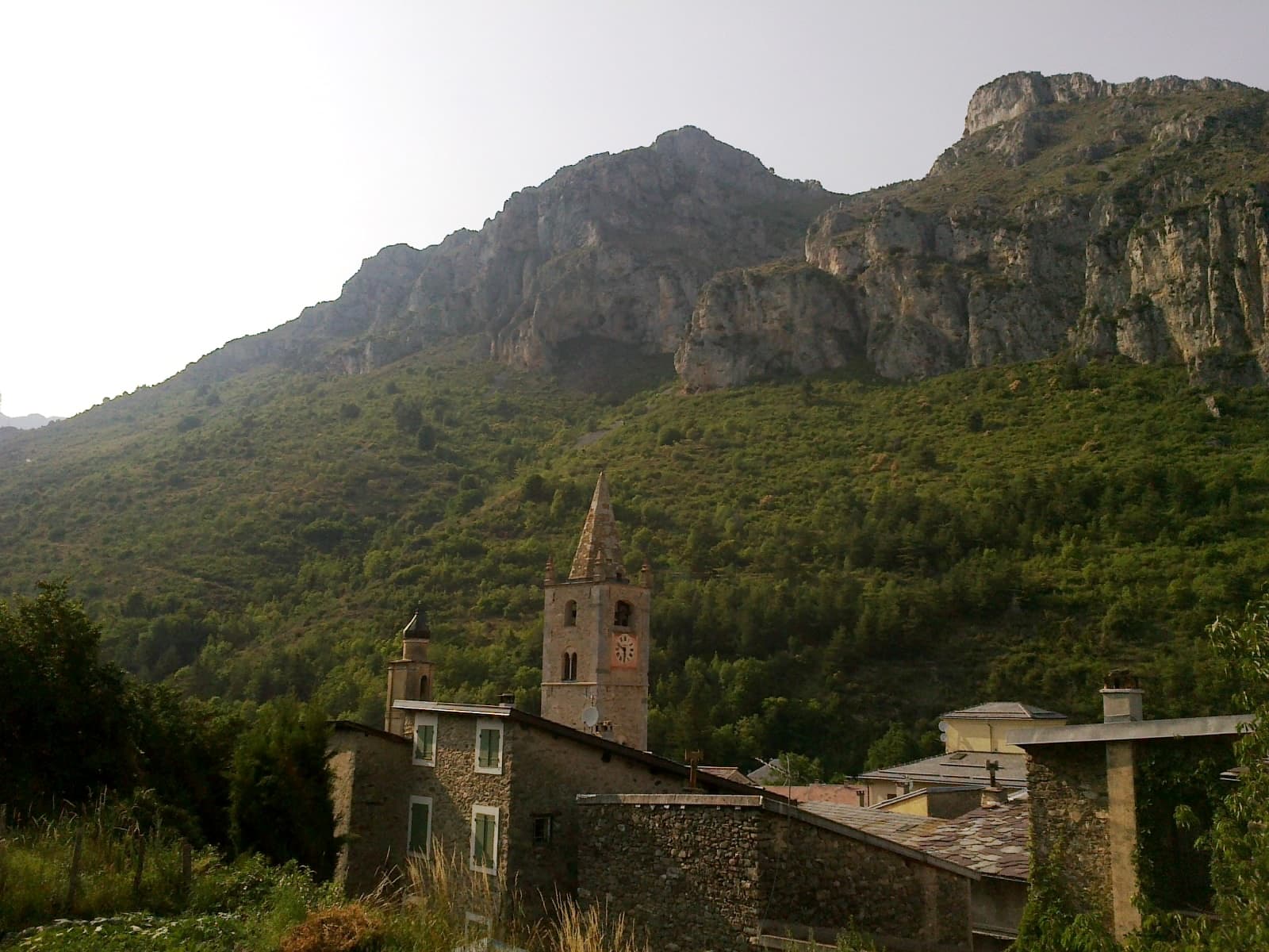 Les vestiges du château Lascaris de La Brigue