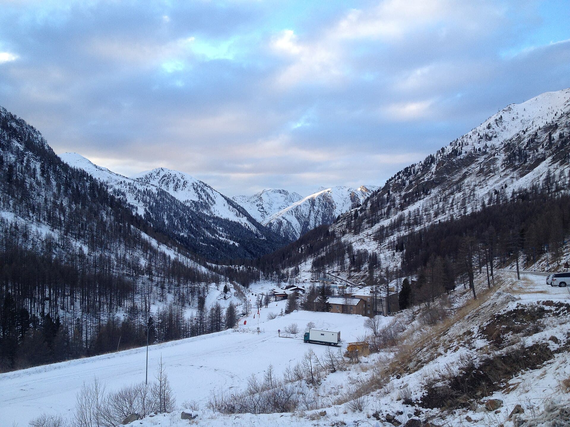 Tour lombarde d'Isola (clocher Saint-Pierre)