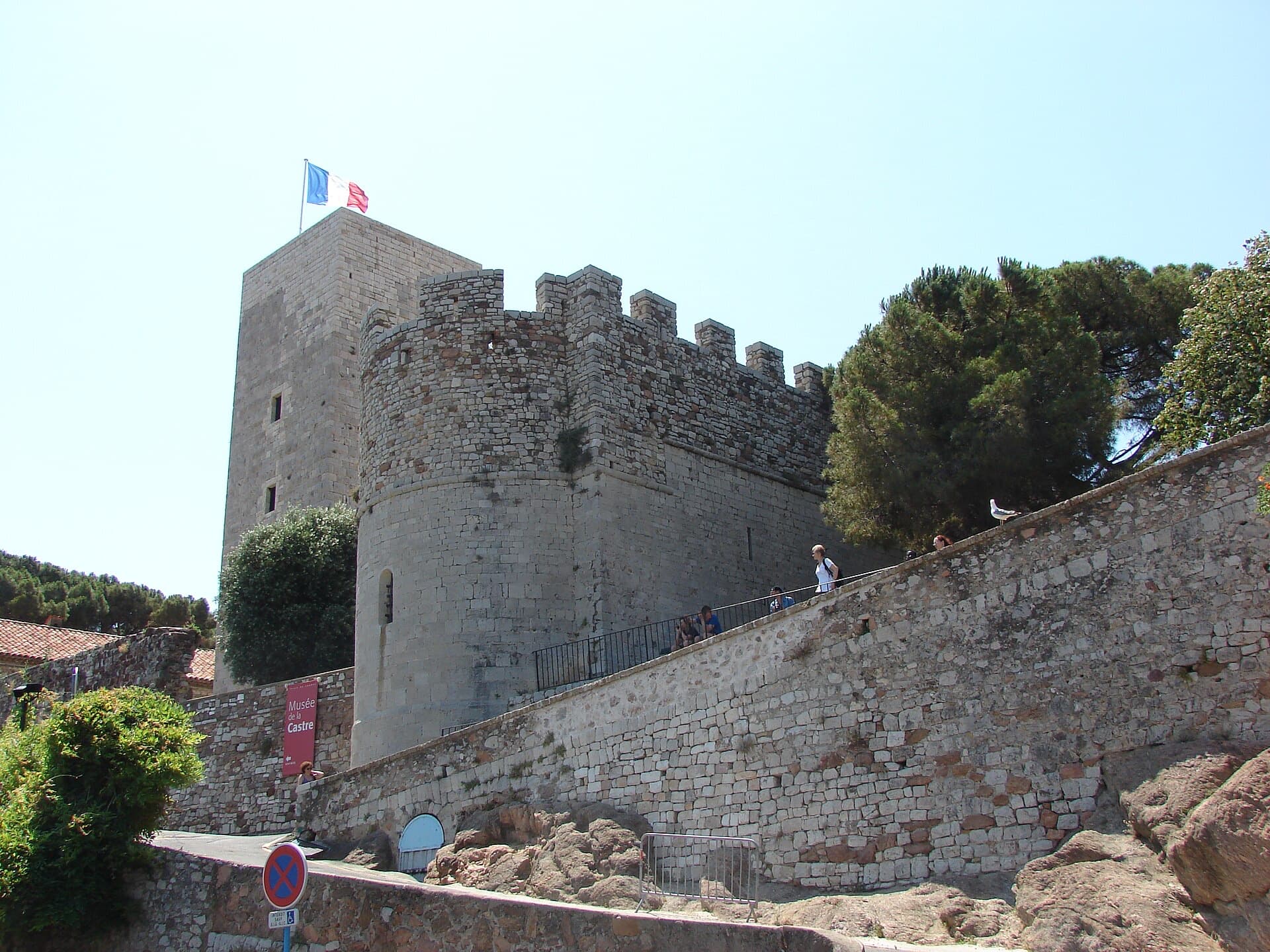 Musée des Explorations du Monde (ex-Musée de la Castre)