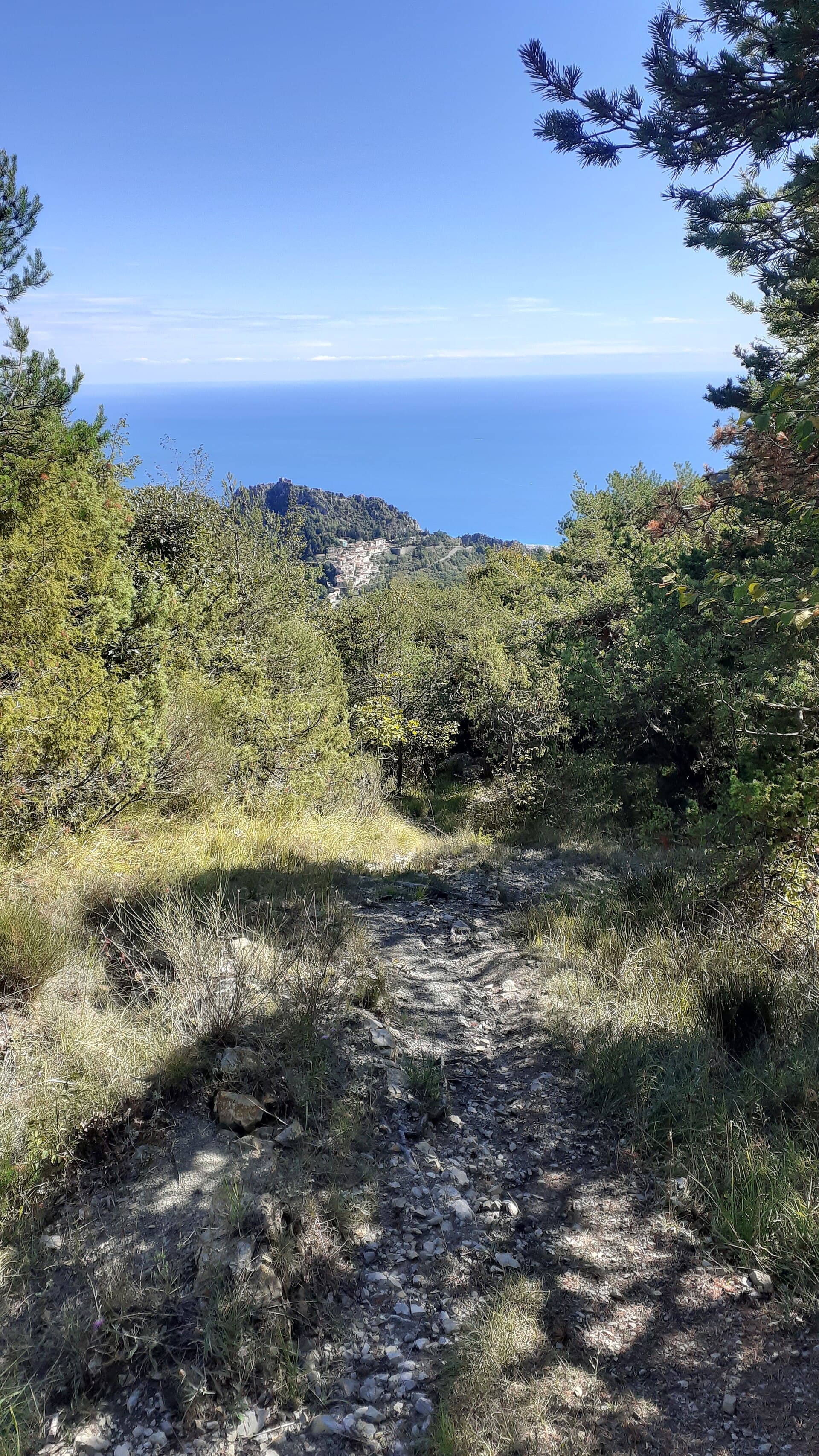 Le panorama de Sainte-Agnès, balcon de la Côte d'Azur