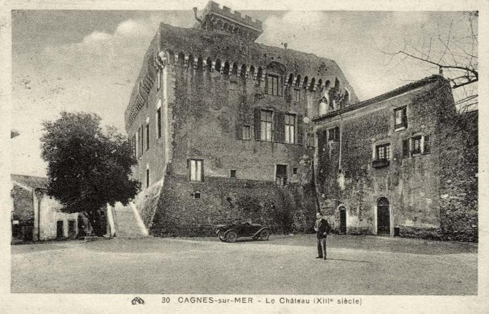 Château-Musée Grimaldi — donjon médiéval et plafond en trompe-l'œil