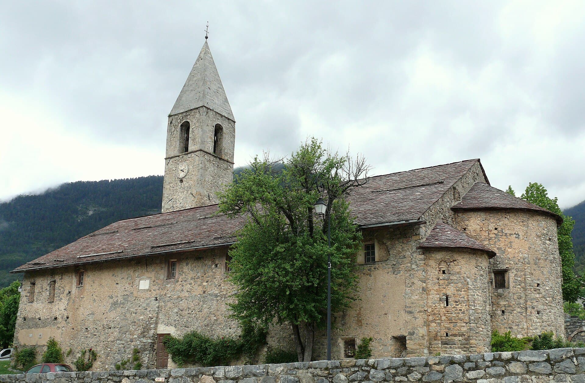 Église romane Sainte-Croix de Saint-Dalmas