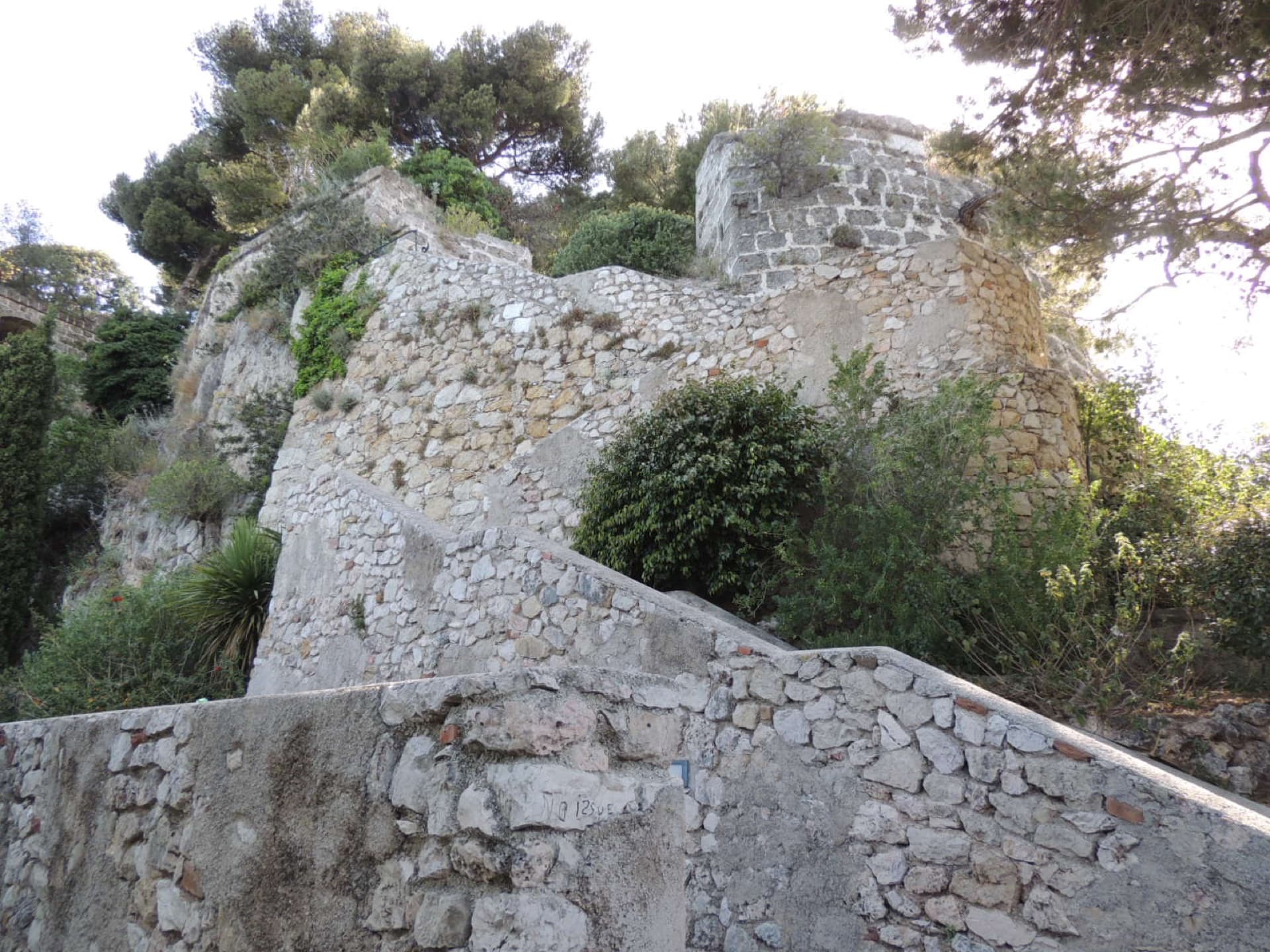 Fort Antoine — la forteresse-théâtre du Rocher