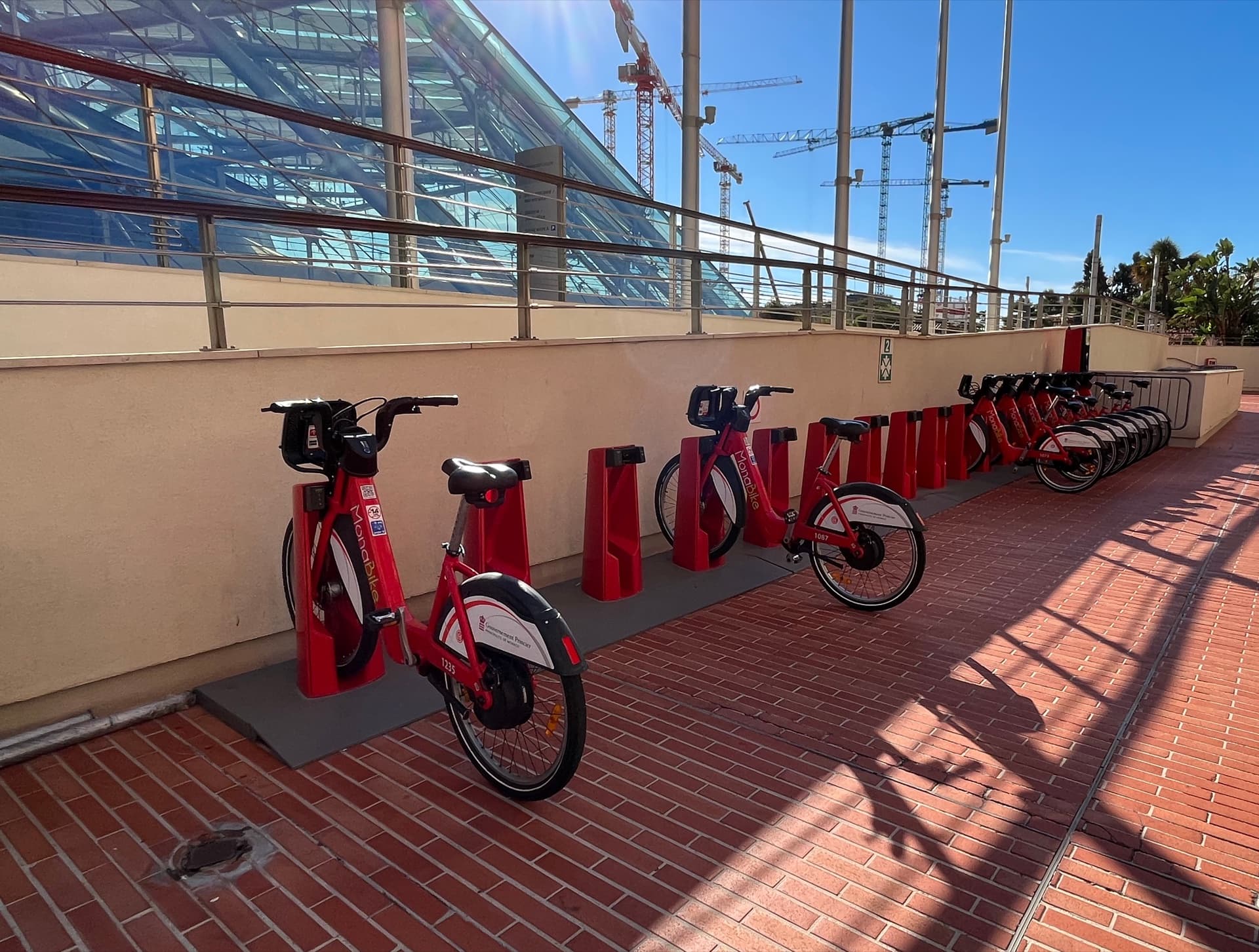 MonaBike — vélos électriques en libre-service